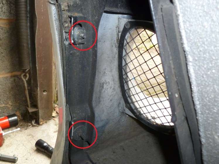 Ferrari 360 Side Skirt Removal