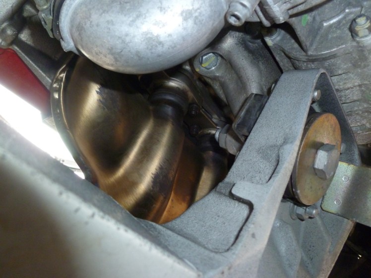 Manifold bolts to undo