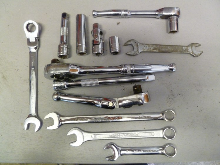Tools to undo the manifold bolts