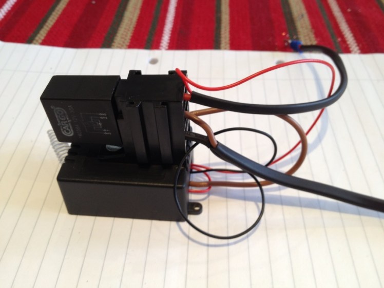 unit_and_relay_holder2